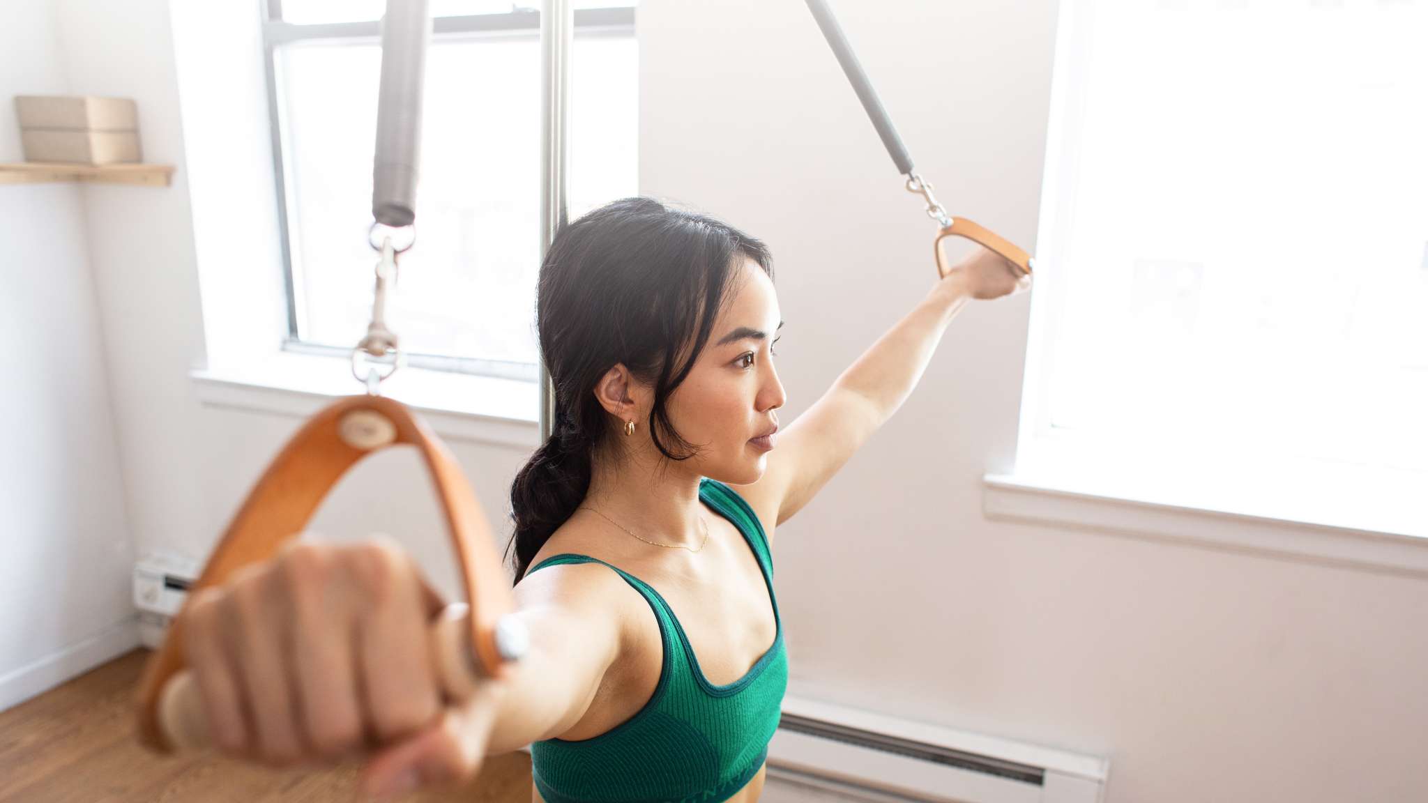 woman holding ped-o-pul handles